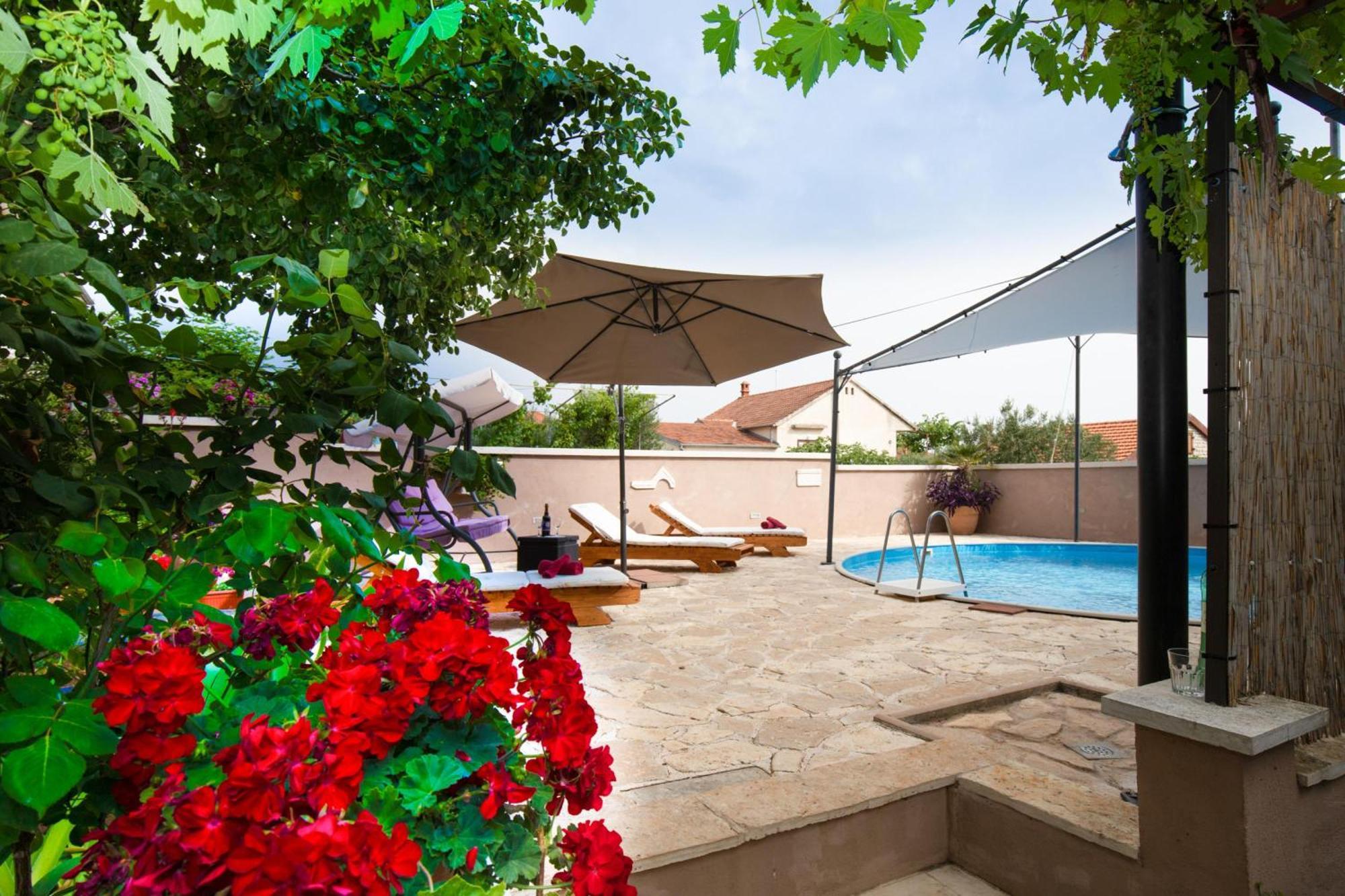 Pool Apartment Bakija 2 - Happy Rentals Pakoštane Eksteriør bilde