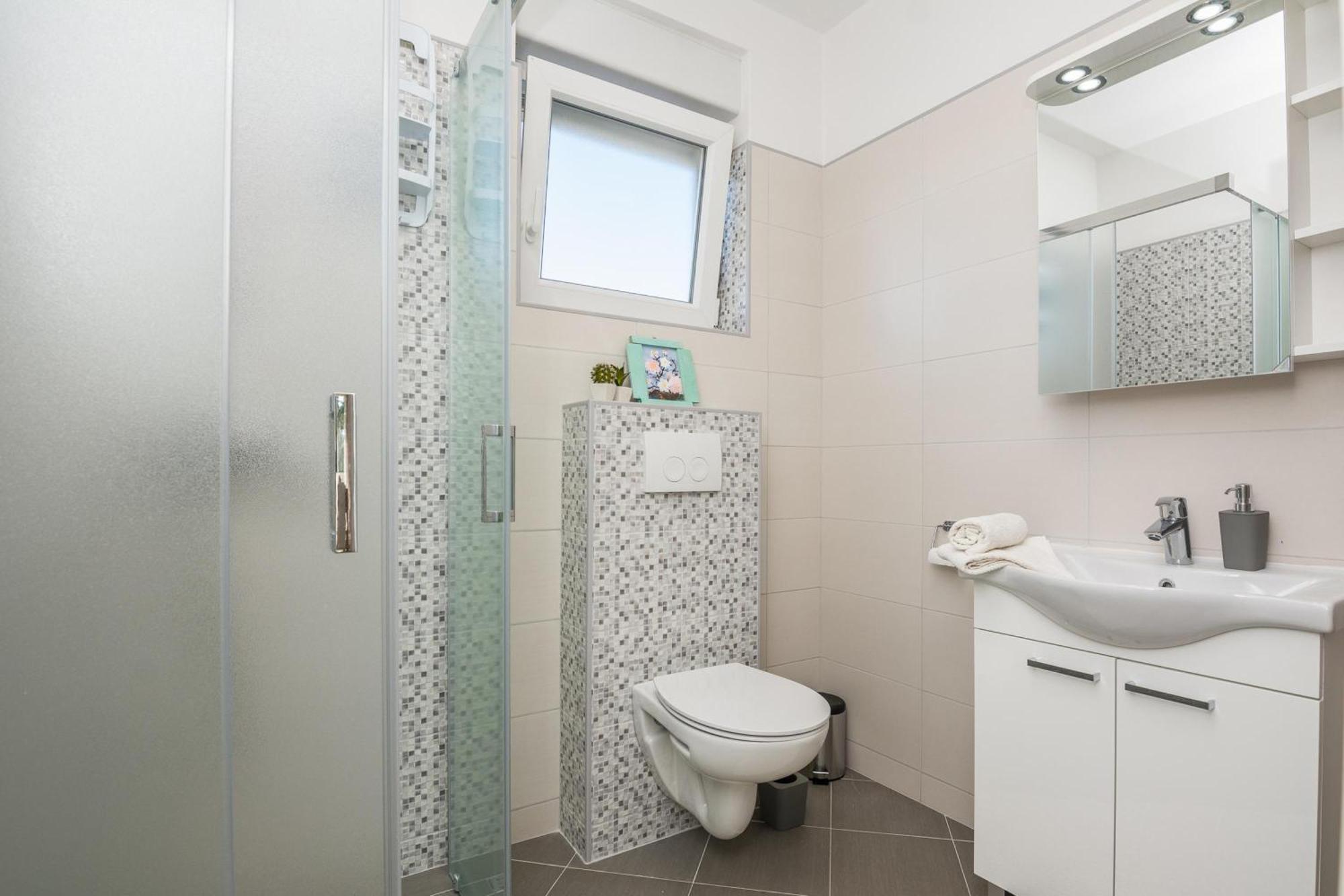 Pool Apartment Bakija 2 - Happy Rentals Pakoštane Eksteriør bilde