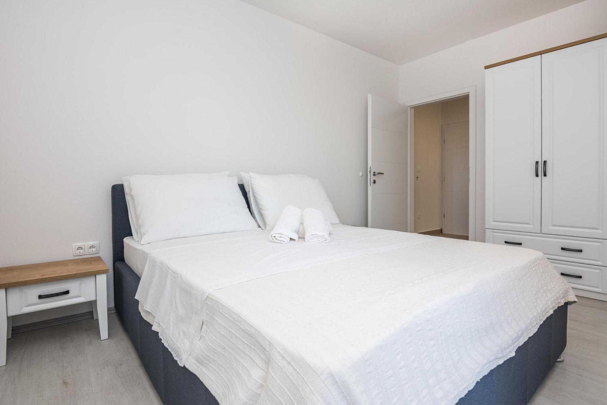 Pool Apartment Bakija 2 - Happy Rentals Pakoštane Eksteriør bilde
