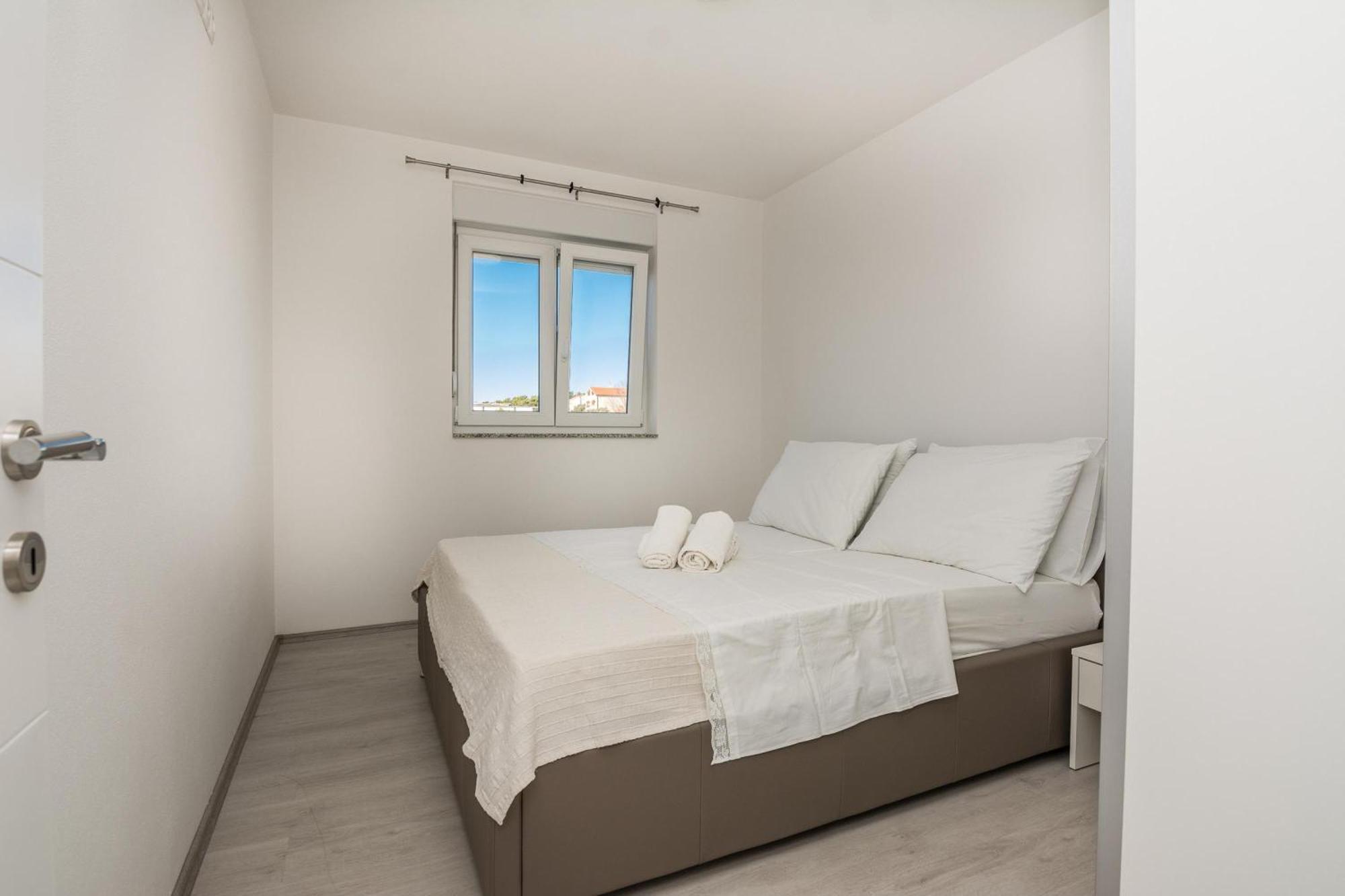 Pool Apartment Bakija 2 - Happy Rentals Pakoštane Eksteriør bilde
