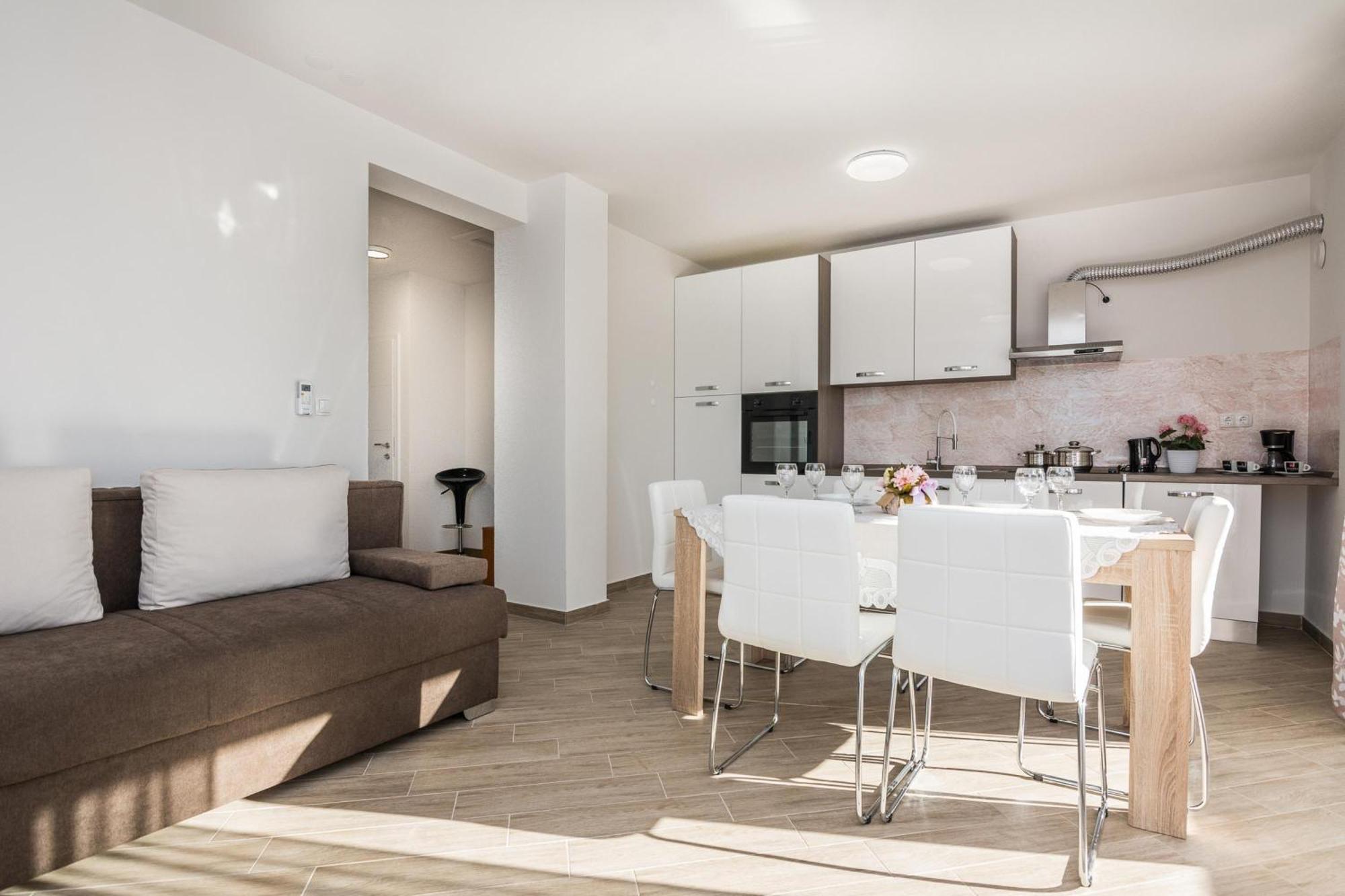 Pool Apartment Bakija 2 - Happy Rentals Pakoštane Eksteriør bilde