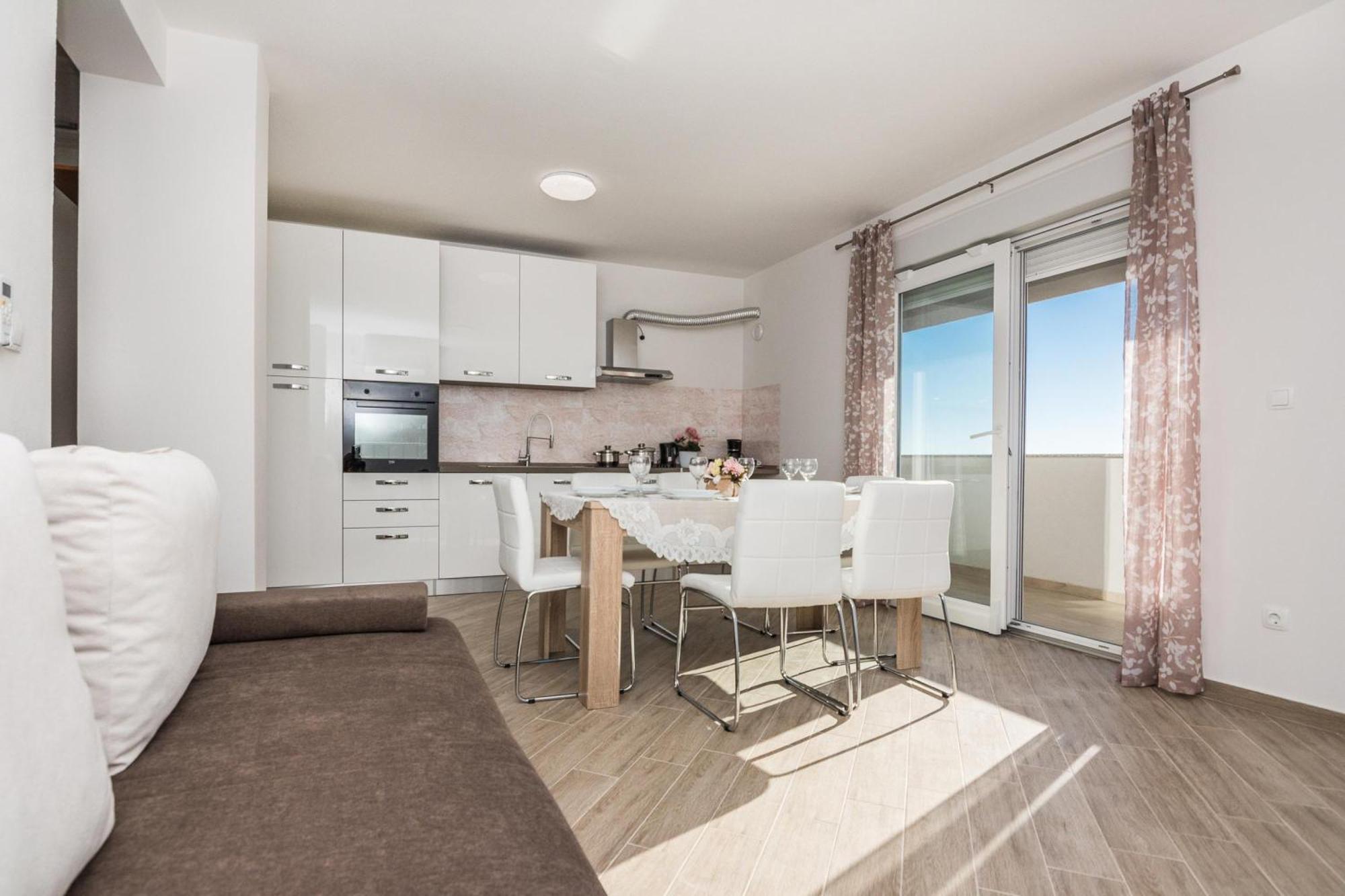 Pool Apartment Bakija 2 - Happy Rentals Pakoštane Eksteriør bilde